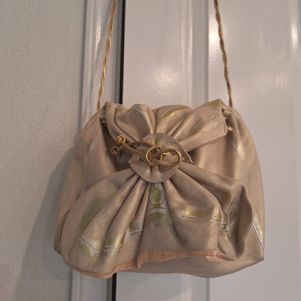 vtg metallic gold soft‎ leather crossbody - Picture 2 of 14